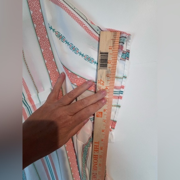 Torrid Plus Size 3 (3X/22-24) Striped Button-Back Blouse – Short Sleeve - Picture 13 of 13